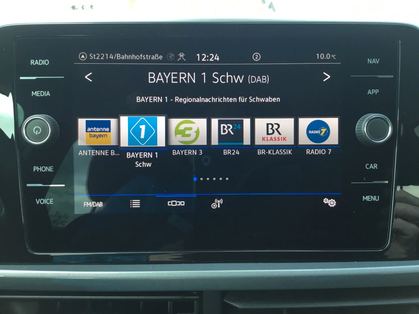 Fahrzeugabbildung Volkswagen T-Roc 1.5 TSI DSG Style+ACC+MatrixLED+Kessy+Navi