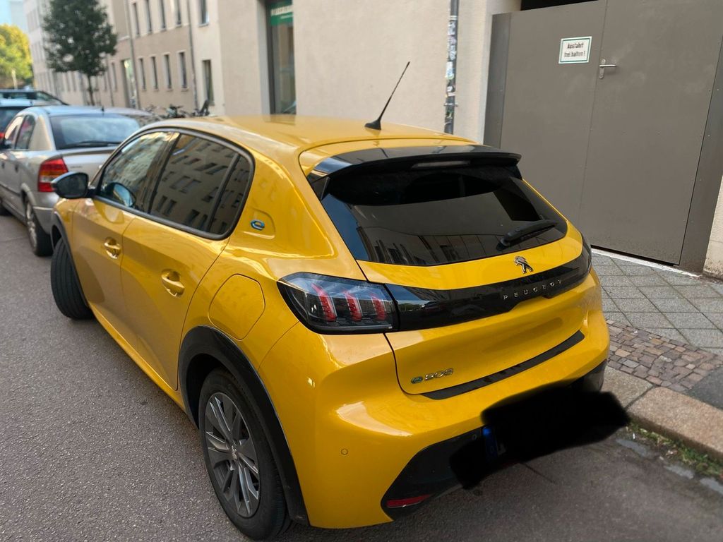 Image of Peugeot e-208