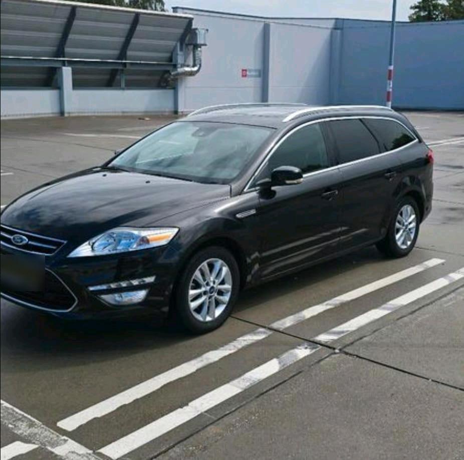 Ford Mondeo 2014 — rear view