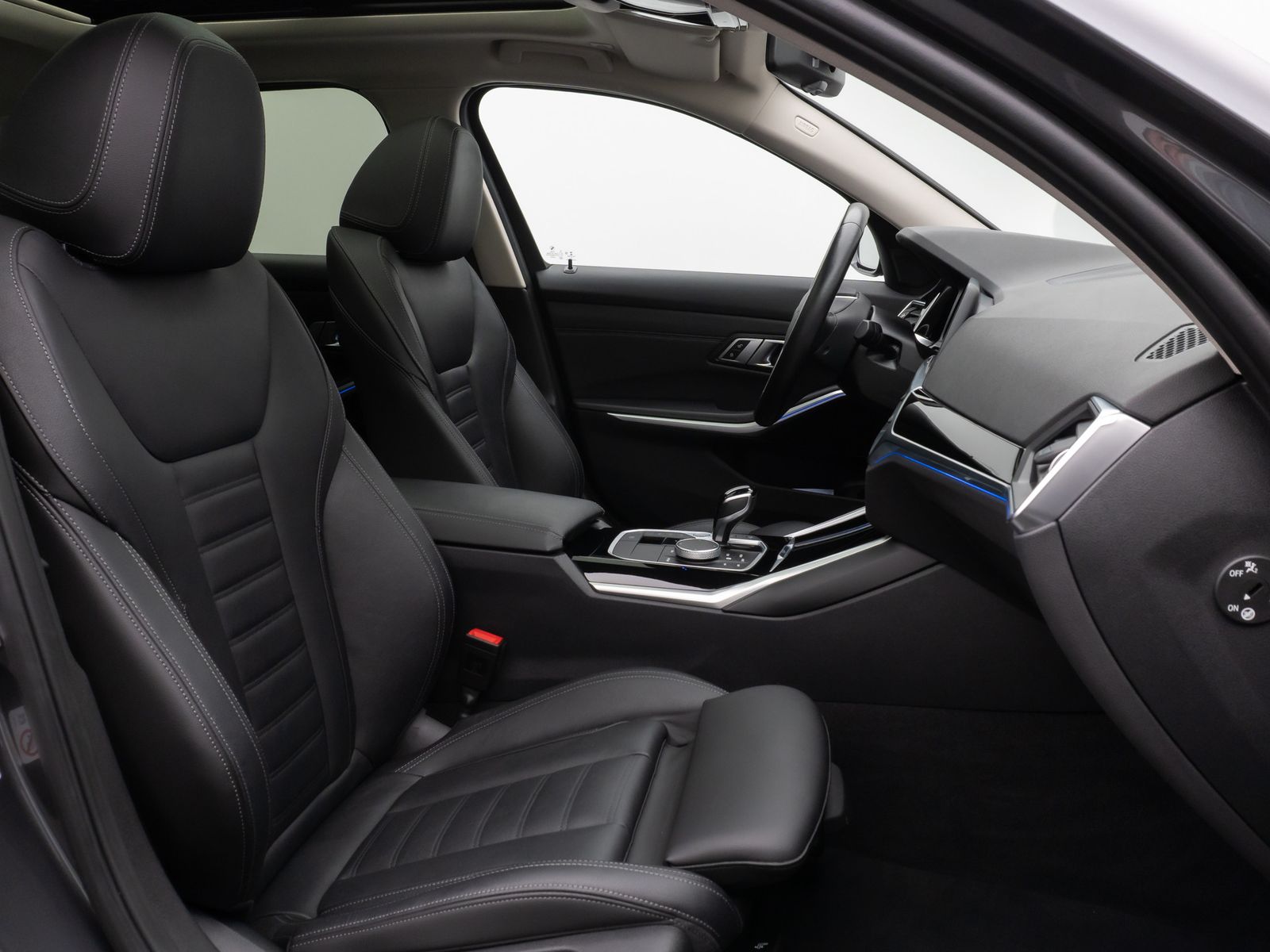 Fahrzeugabbildung BMW 330i xD SportLine Panorama Kamera Laser DAB HiFi