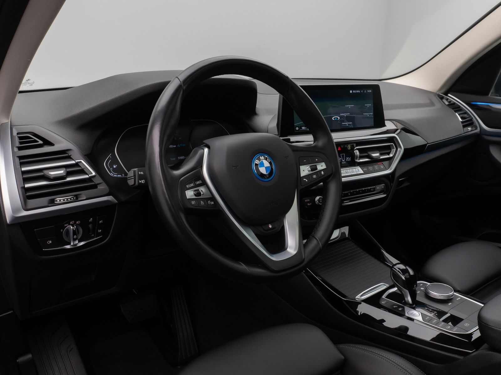 Fahrzeugabbildung BMW X3 xD30e Panorama Kamera DAB HiFi Lenkrhz Sport