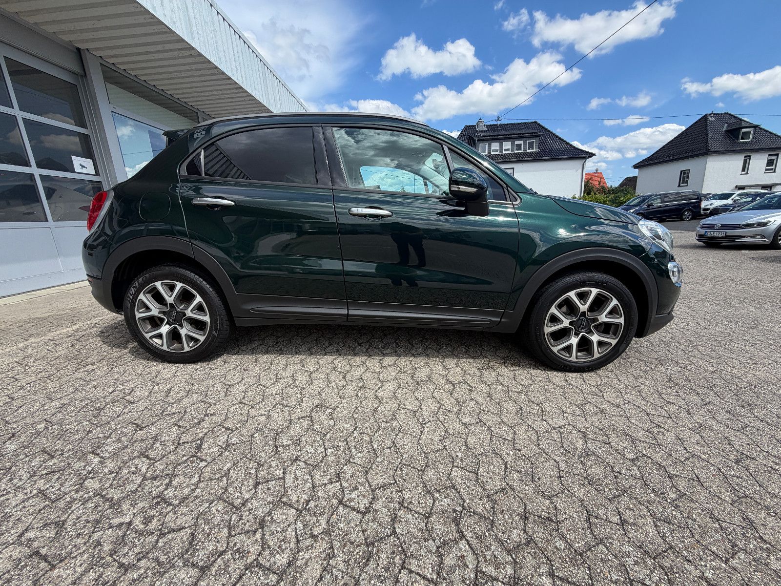 Fahrzeugabbildung Fiat 500X Cross/ UConnect / Fahrassistenz/Design-Kit