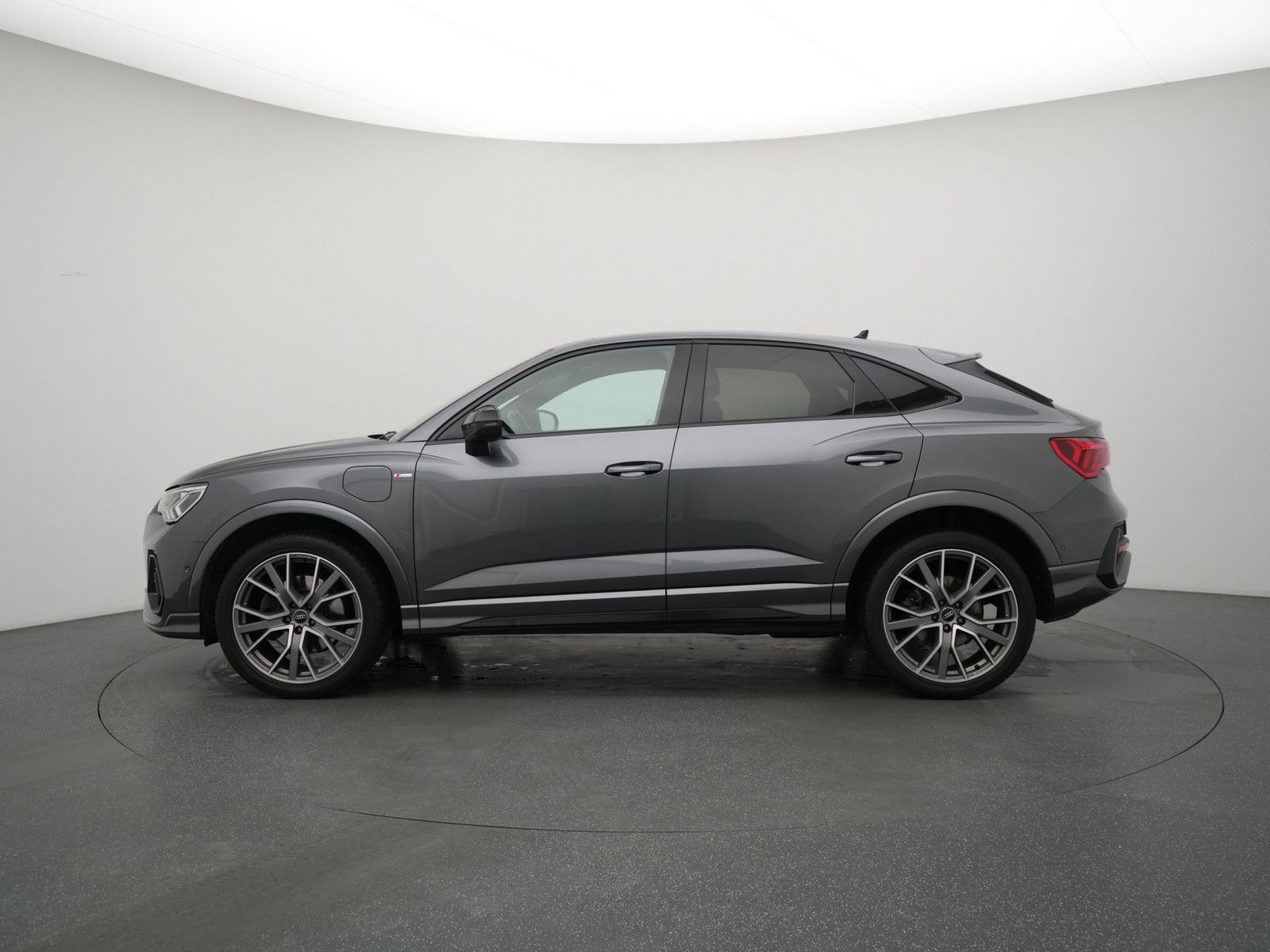 Audi Q3 Sportback 45 e S line S-TRON PANO SONOS AHK foto 17