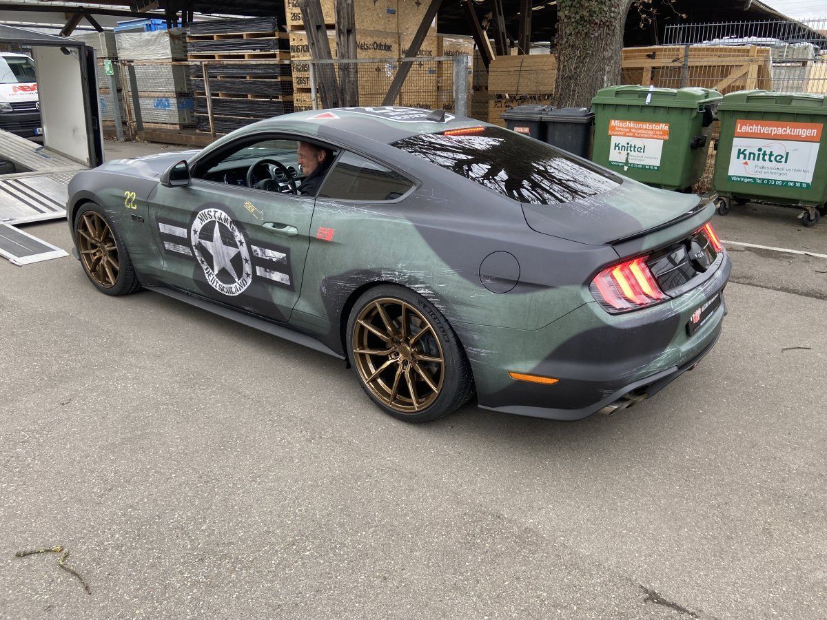 Ford Mustang (GT 5.0 ARMY-Design/Magne-Ride/20Zoll/UNI)