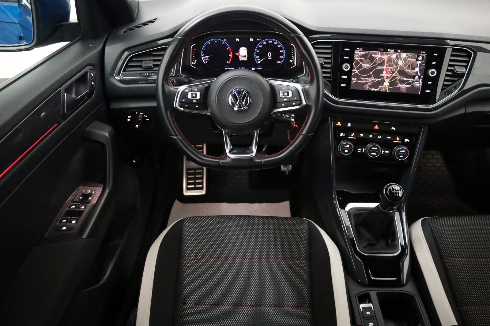 Fahrzeugabbildung Volkswagen T-Roc Sport Navi,LED,SH,Kamera,ACC,App Connect