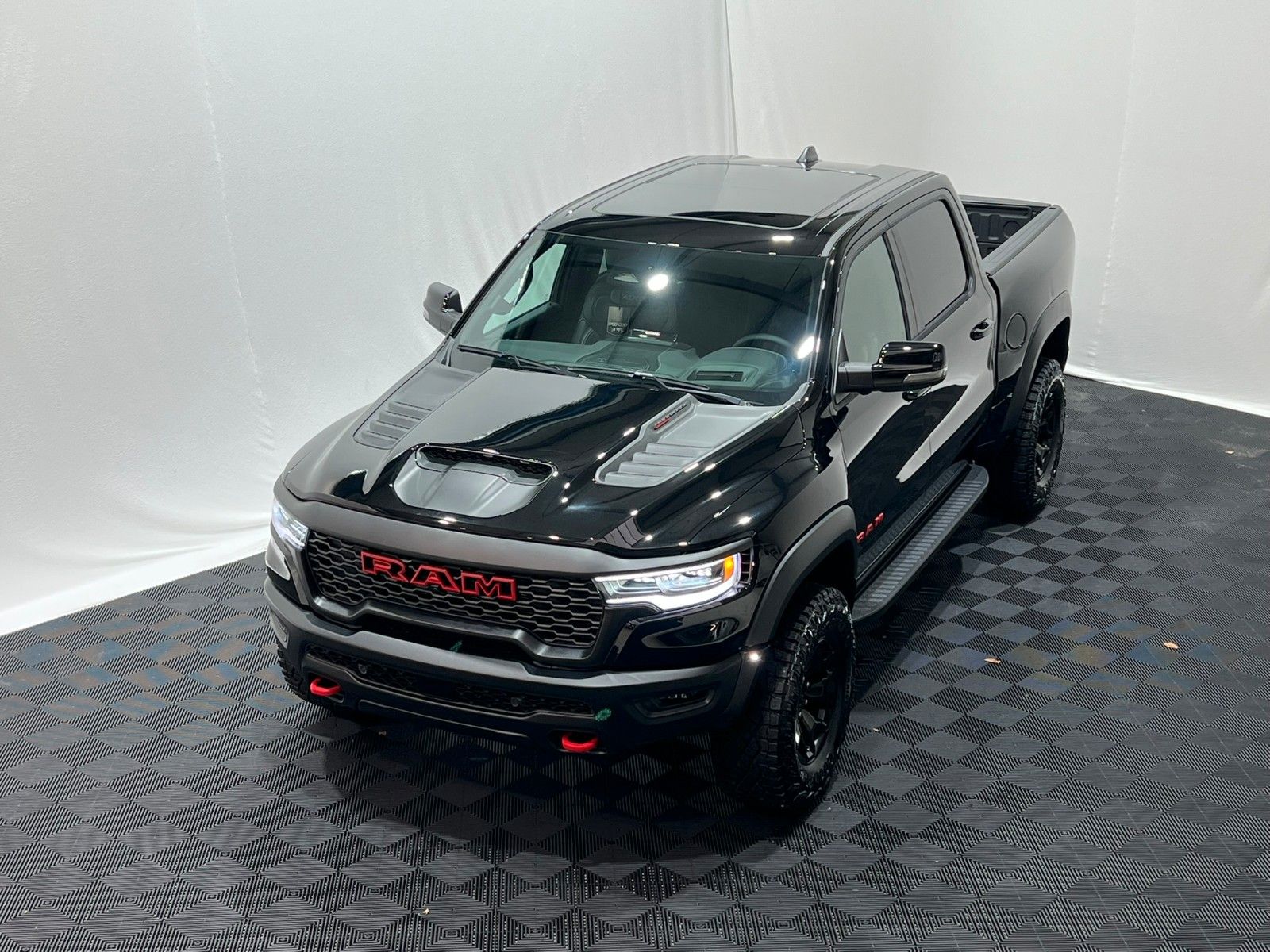 Fahrzeugabbildung Dodge RAM 1500 RHO H/O RED Ed.