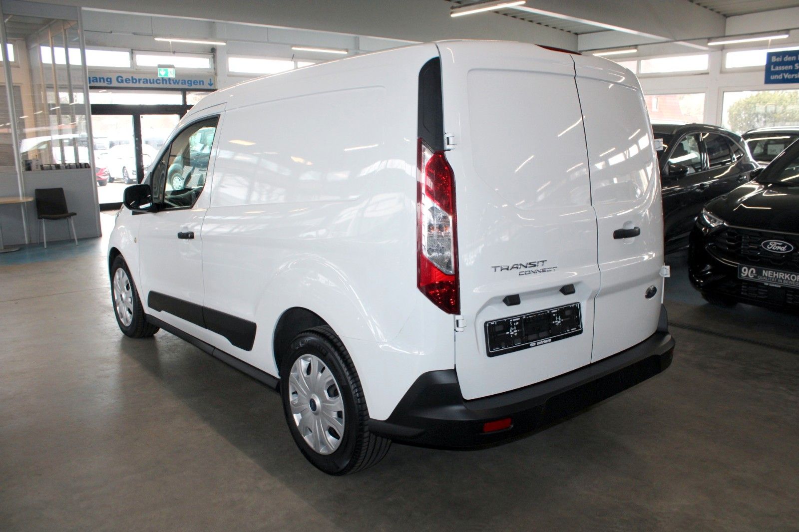Fahrzeugabbildung Ford Transit Connect TREND KLIMA Standheizung 3-Sitze