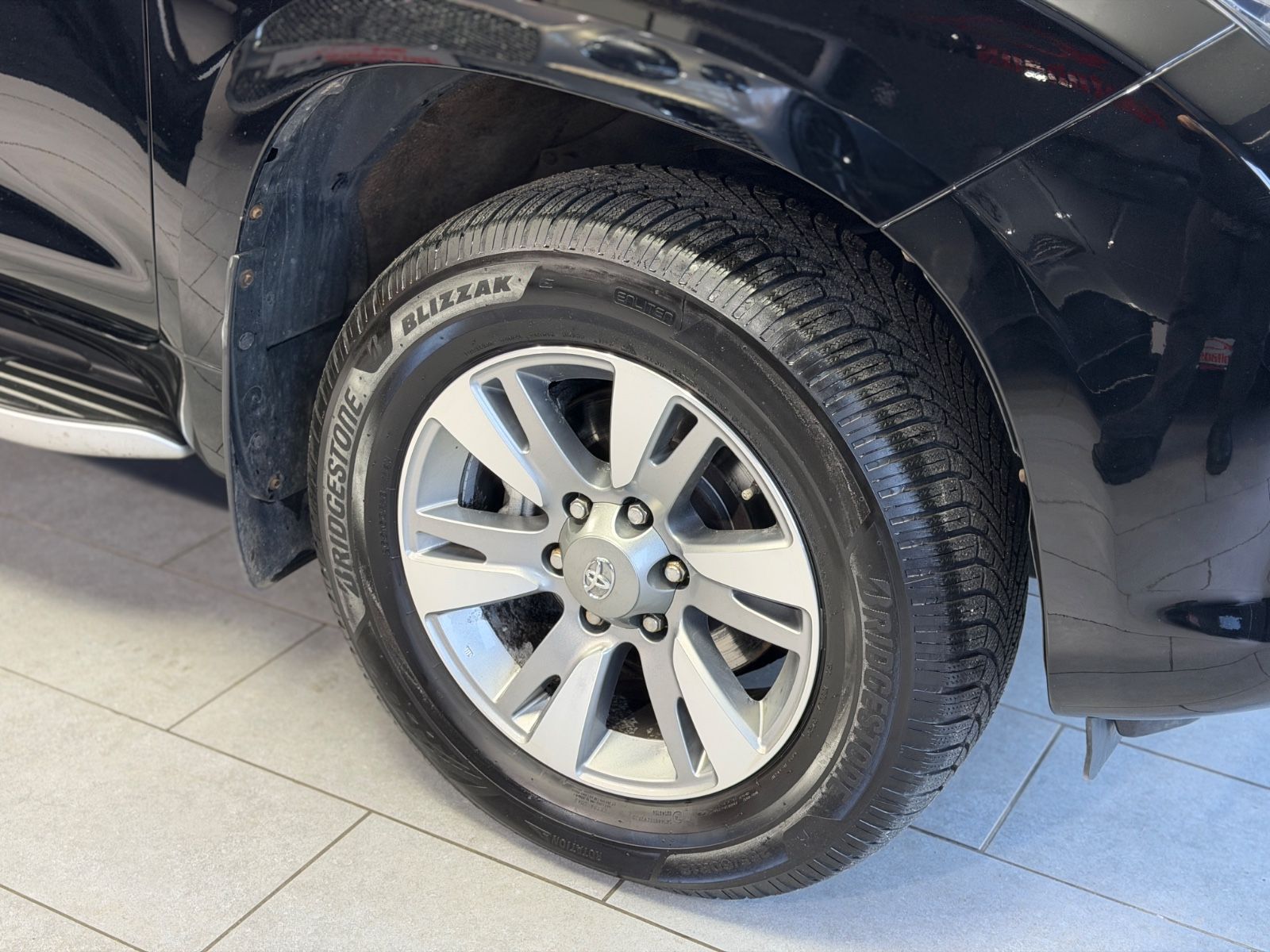 Fahrzeugabbildung Toyota Land Cruiser Executive|AUTOMATIK|LEDER|NAVI|AHK