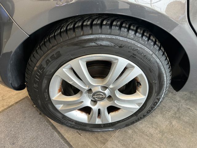 Opel Corsa D Selective *Klimaanlage*