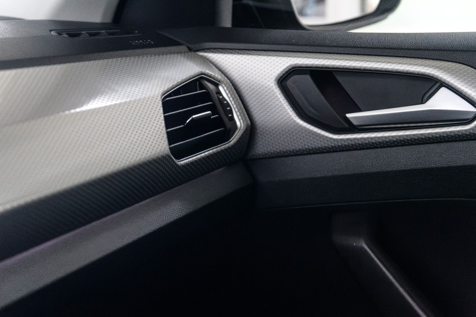 Fahrzeugabbildung Volkswagen T-Cross +SHZ +KAMERA +NAVI +ACC