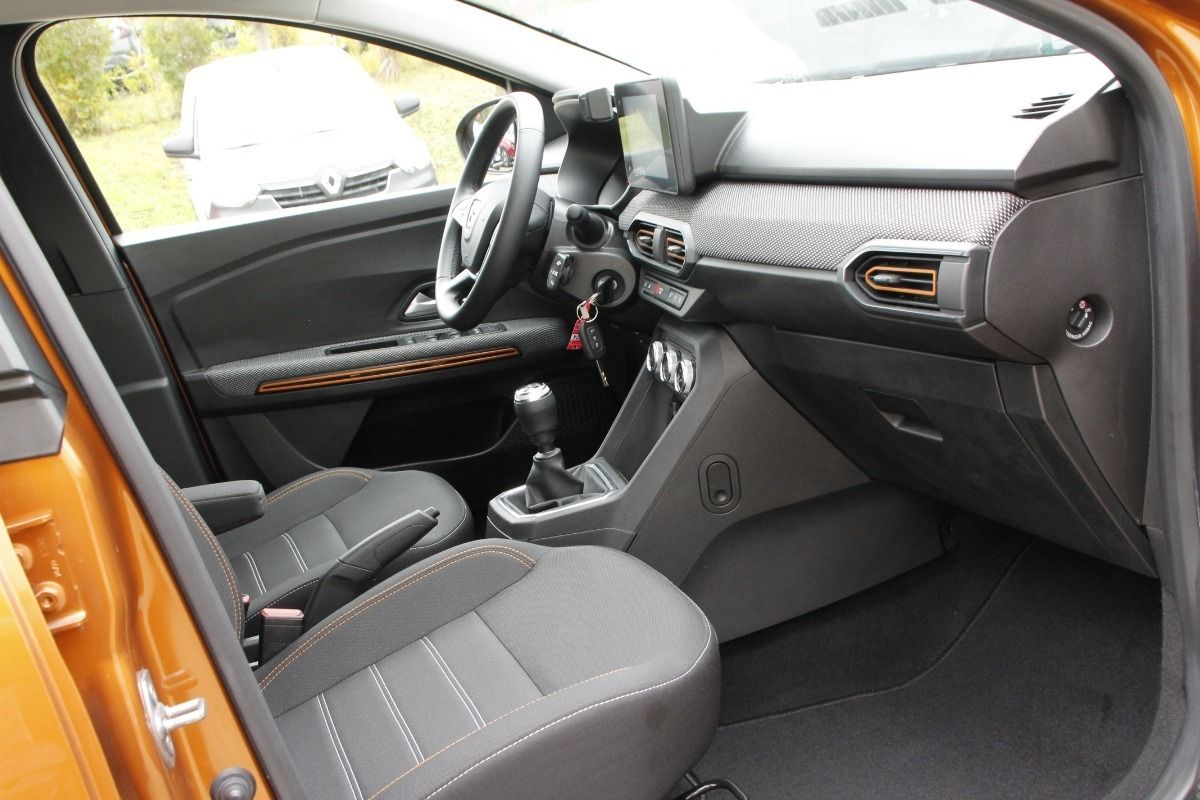 Fahrzeugabbildung Dacia Sandero III Stepway Comfort