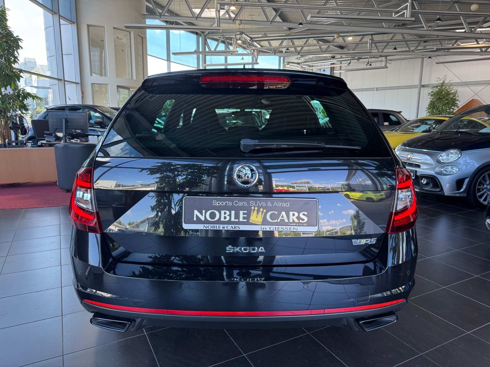Fahrzeugabbildung SKODA Octavia Combi RS 245 LED NAVI ALU