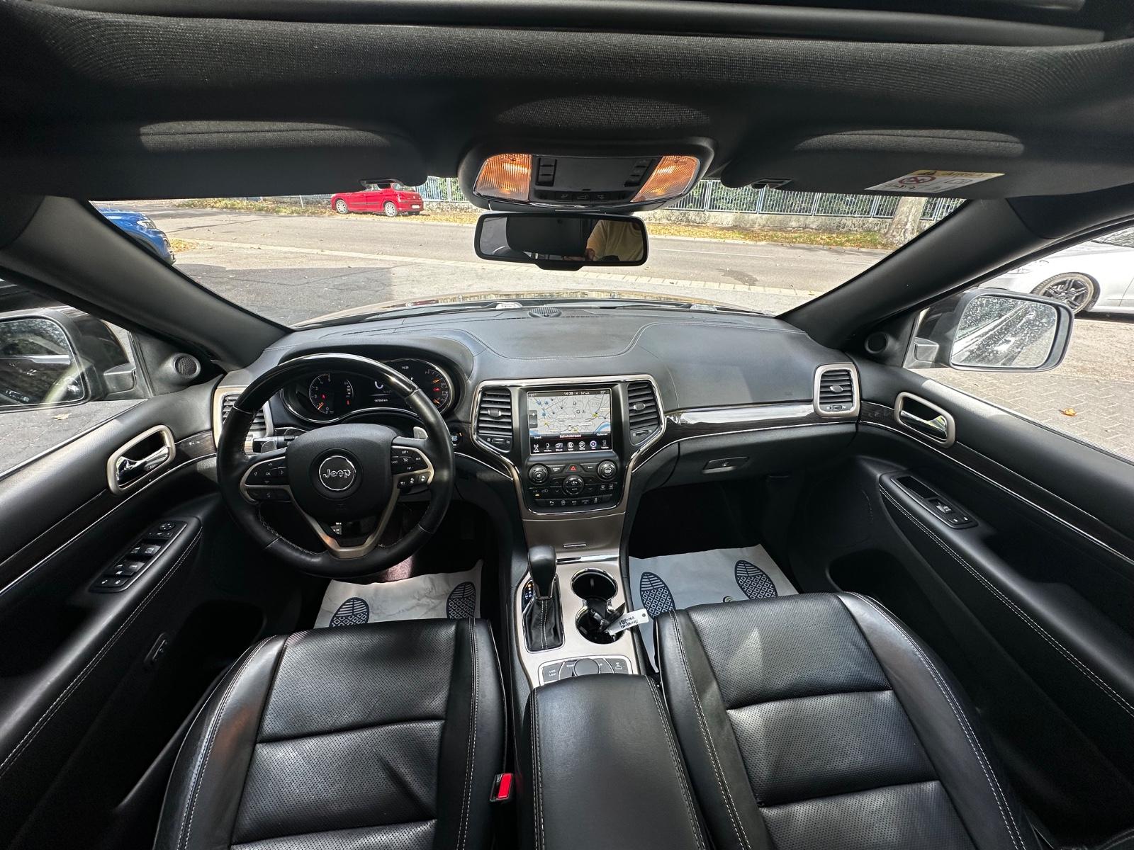 Jeep Grand Cherokee Overland 3.0 CRD V6 250 ch BVA 4x4 / Toit panoramique / Cuir Nappa ventilé / Alpine / Suspension pneumatique