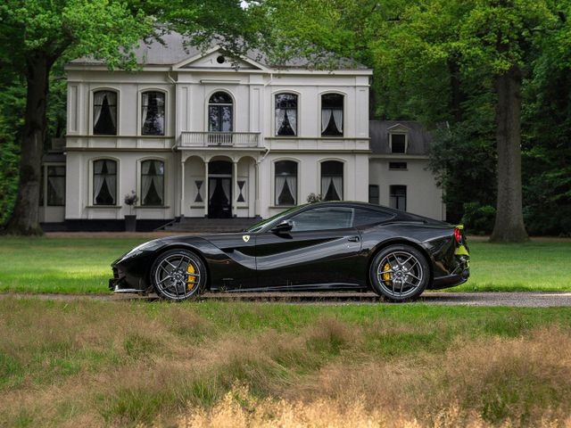 Ferrari F12 6.3 Berlinetta | Pass. Display | Carbon stuu