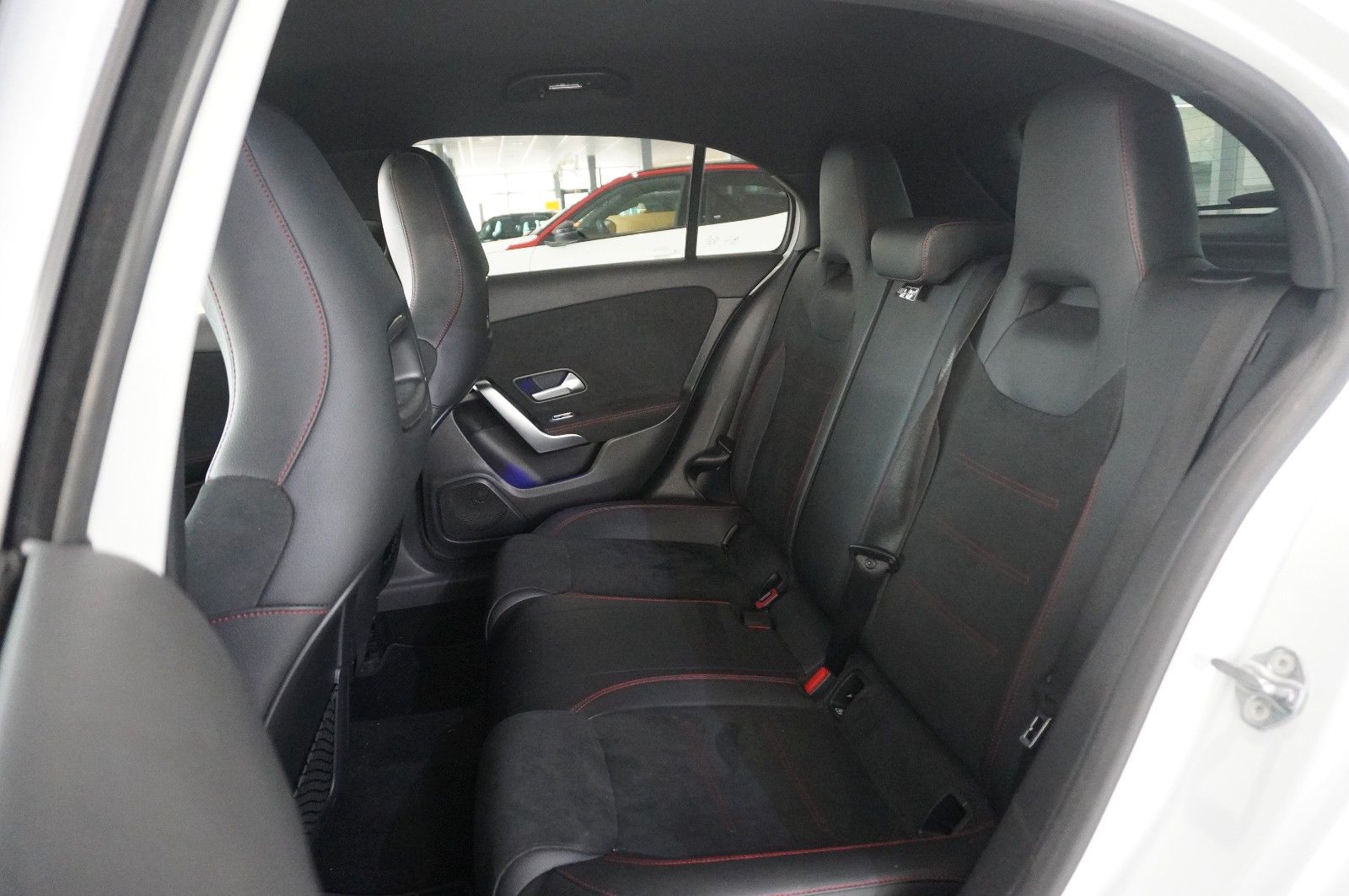 Fahrzeugabbildung Mercedes-Benz A 180 AMG LINE 7G-DCT NAVI/LED/VIRT./KAMERA/DAB+