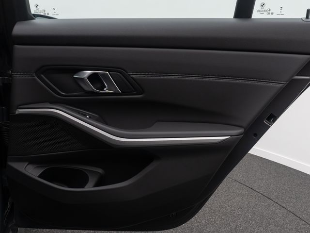 BMW 330, 2022 — 31