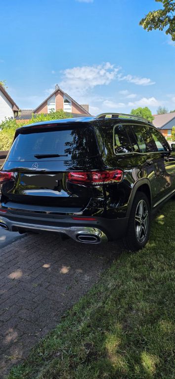 Image of Mercedes-Benz GLB 200
