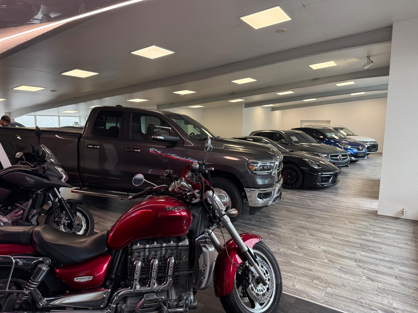 showroom-image-top
