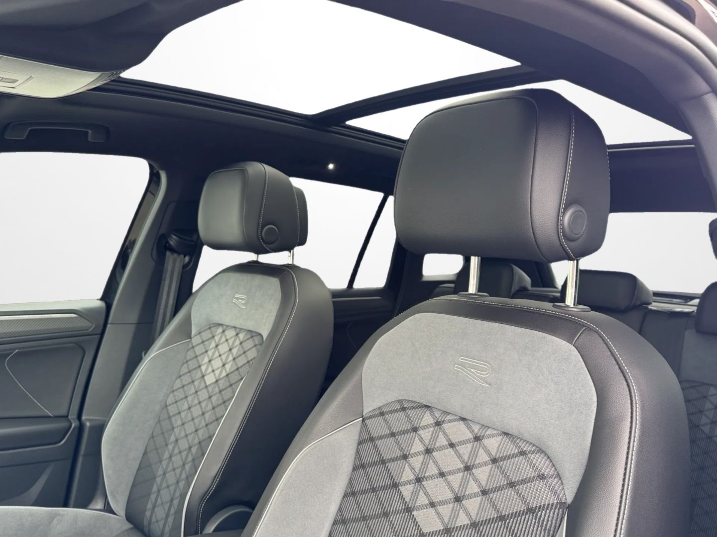 Tiguan 2.0 TDI 4MOTION R-LINE *AHK*DCC*