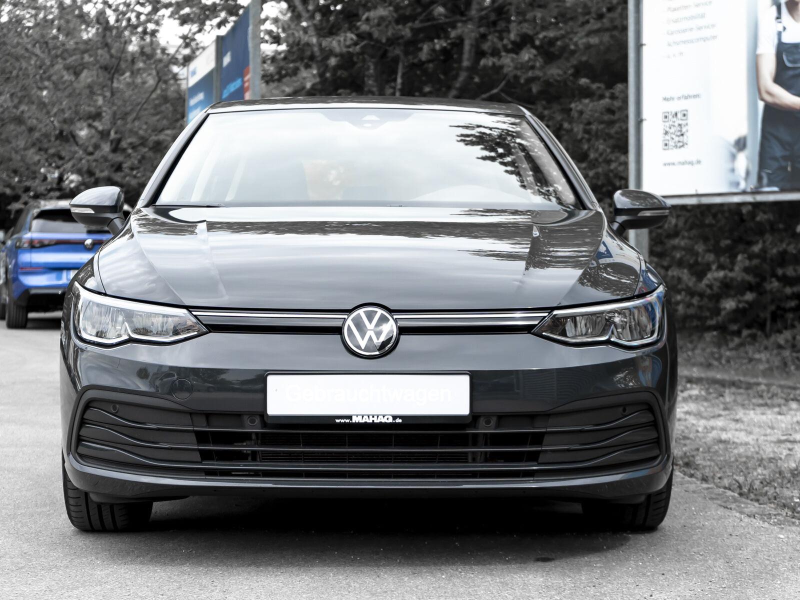 Volkswagen Golf VIII Life 2.0 TDI LED Navi ParkPilot App 6-