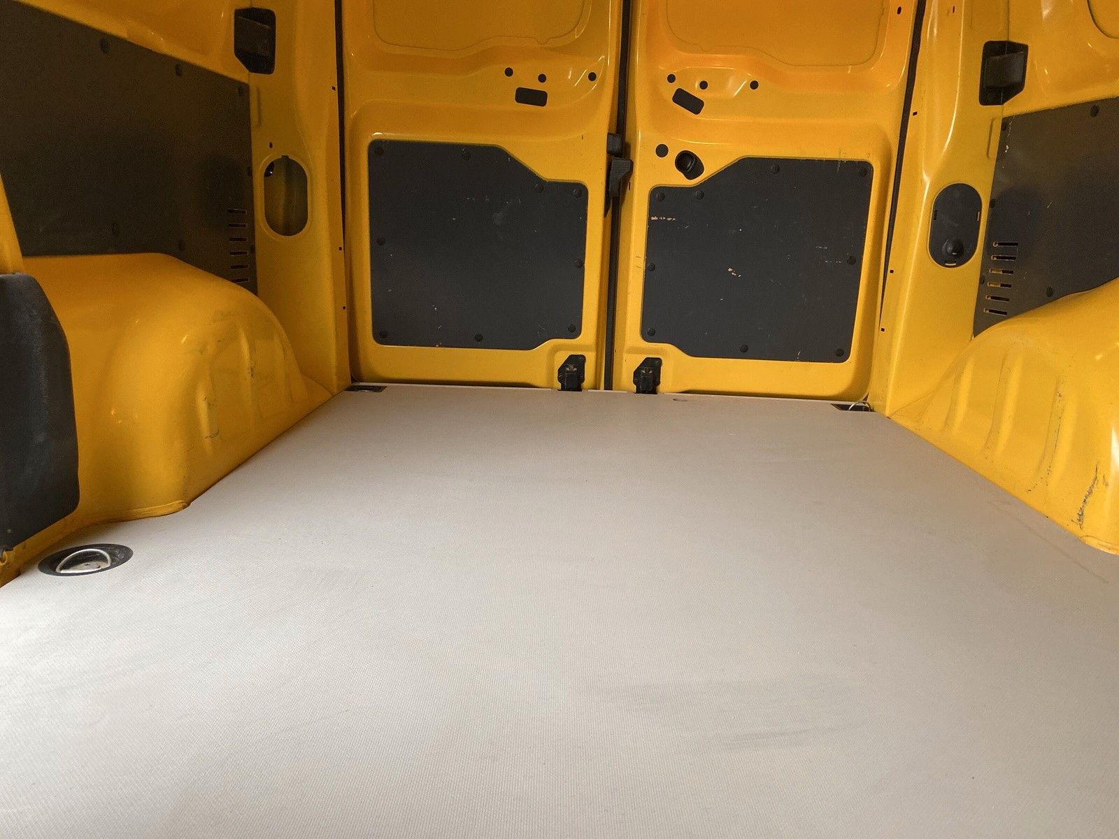Fahrzeugabbildung Opel Vivaro Kasten Edition M