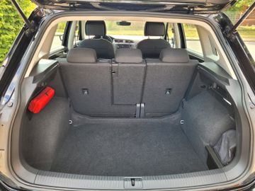 Volkswagen Tiguan - 11