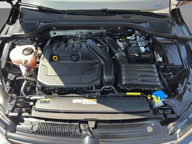 Golf VIII 1.5 eTSI Life DSG PDC SHZ ACC LED