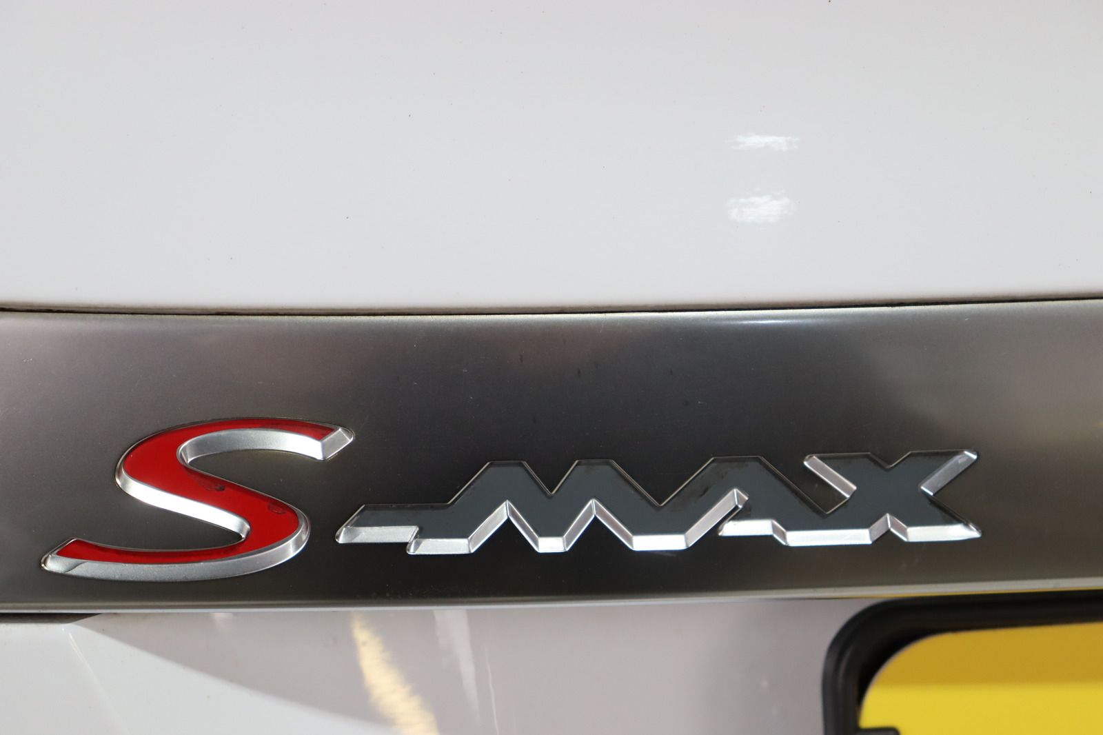 Fahrzeugabbildung Ford S-MAX 2.0 TDCi Sitzhzg./-lüftung * PDC * Tempom.