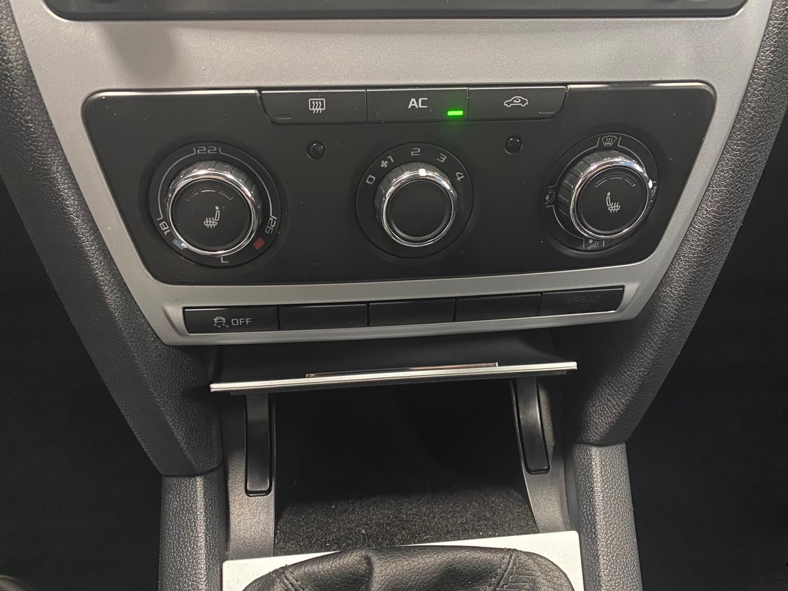 Fahrzeugabbildung SKODA Octavia 1.2 TSI Ambiente KLIMA+PDC+SITZHEIZ+1.HA