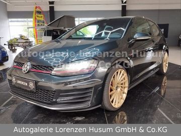 Volkswagen Golf - 1