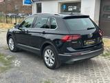 Volkswagen Tiguan 2.0 TDI/DSG/4M./Highl./1.Hand/Scheckheft - Volkswagen Tiguan: 1.4