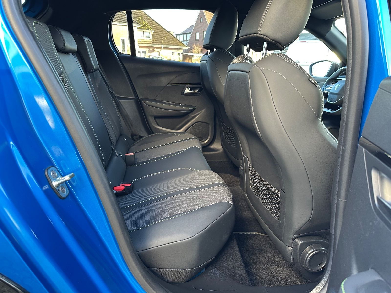 Fahrzeugabbildung Peugeot 208 GT PureTech 100 Navi/LED/ 360°Kamera/Keyless