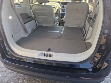 Bild 7 DFSK Forthing 4 U-Tour NOBLE 7 Sitze