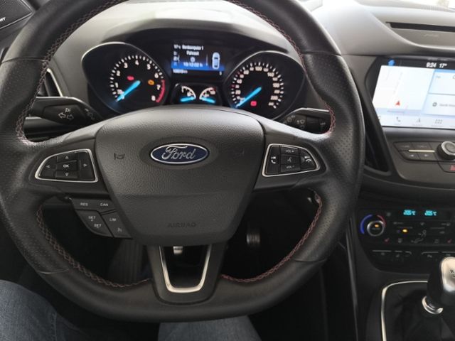 Fahrzeugabbildung Ford Kuga 1.5 EcoBoost ST-Line NAVI WINTERPAKET FRONT