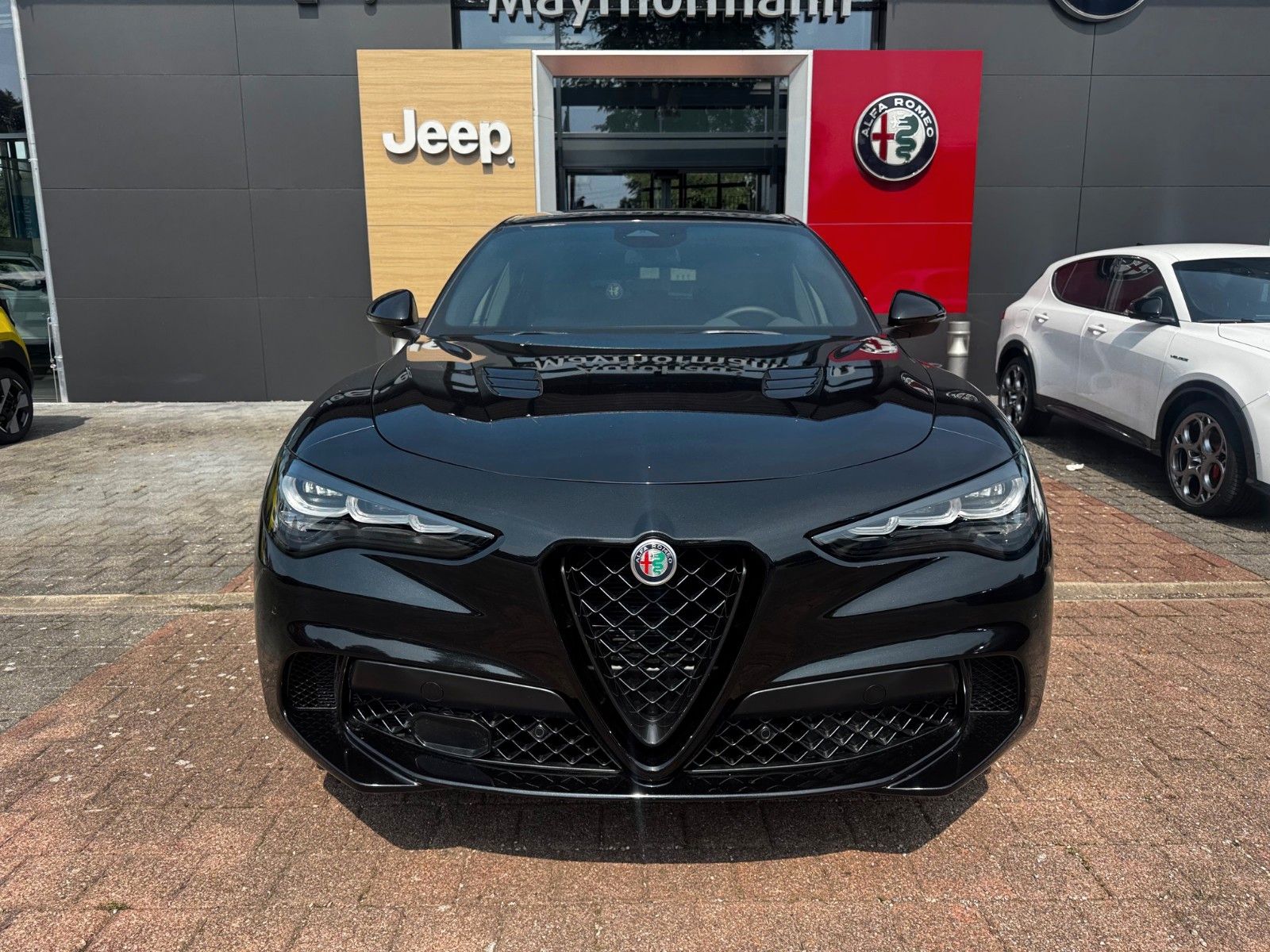Fahrzeugabbildung Alfa Romeo Stelvio 2.9 V6 Bi-T.  Quadrifoglio NAVI ALLRAD