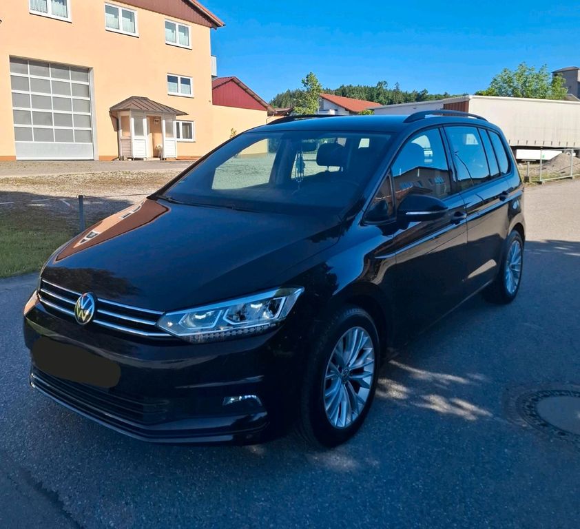 Image of Volkswagen Touran