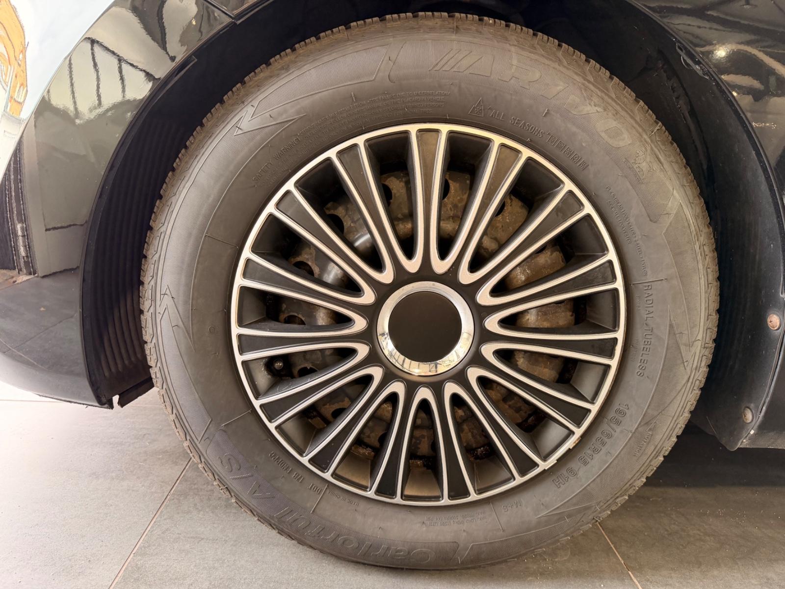 Hyundai i30 2013 — photo 11