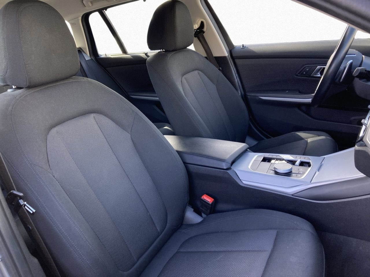 BMW 318dA Touring AHK,St+Go,DrivingAss,Curved,PDC foto 18