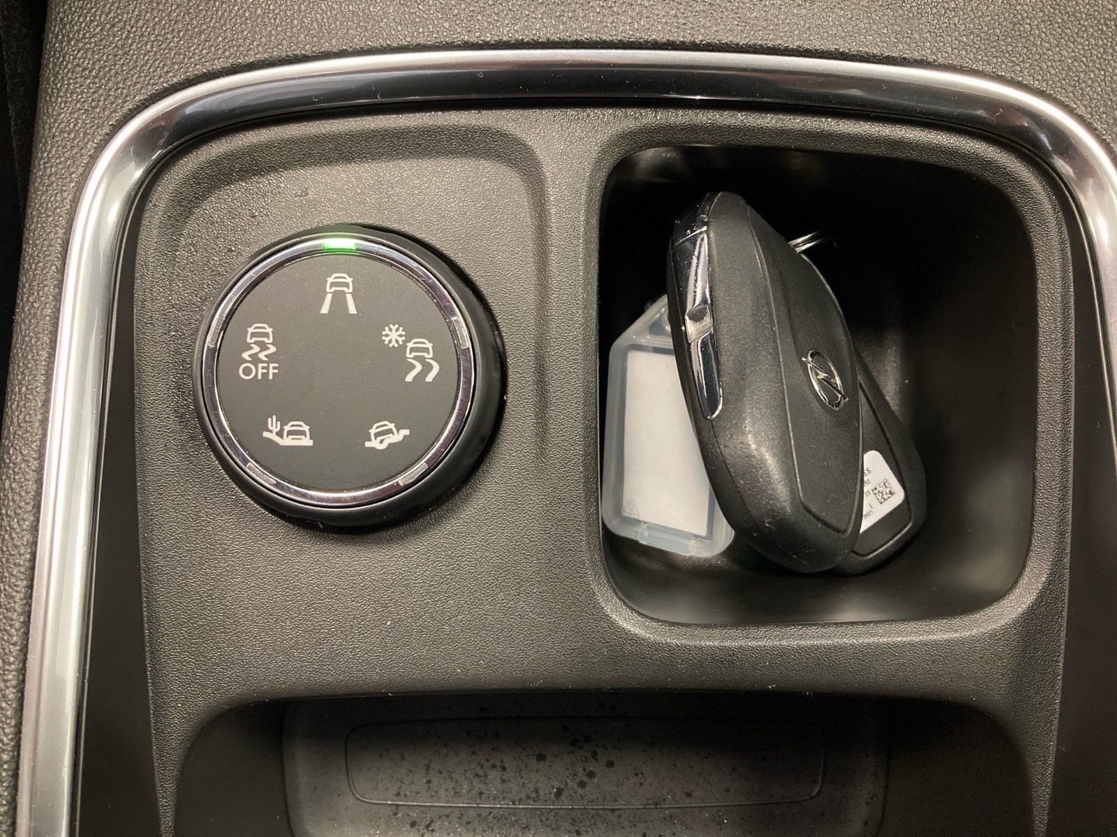 Fahrzeugabbildung Opel Grandland X 1.2 Elegance*LED*360°*Totwinkel*18"*