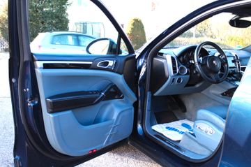 Porsche Cayenne - 9