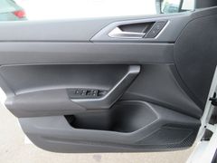 VW Polo 1.0 TSI R-Line DSG IQ.Drive Matrix Nav 17'' VW Polo 1.0 TSI R-Line DSG IQ.Drive Matrix Nav 17''