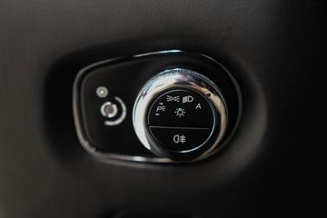صورة مصغرة 27 لـ 2017 Aston Martin DB11
