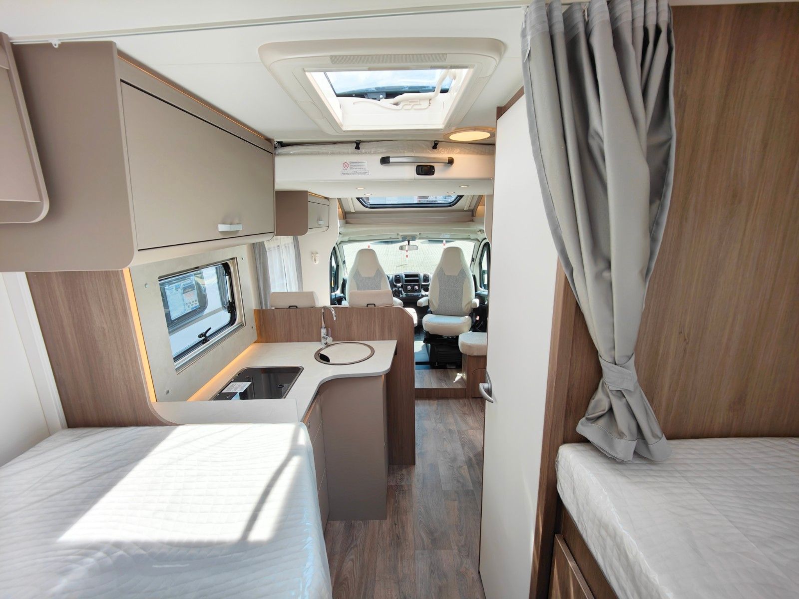 Fahrzeugabbildung Carado T-338  pro+ 2025 SUMMER SALE 8.808 € SPAREN