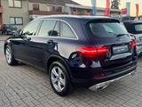 Mercedes-Benz GLC250 4MATIC*KAMERA*PANO*LED*1.HAND* - : Blau, Schiebedach, Geländewagen