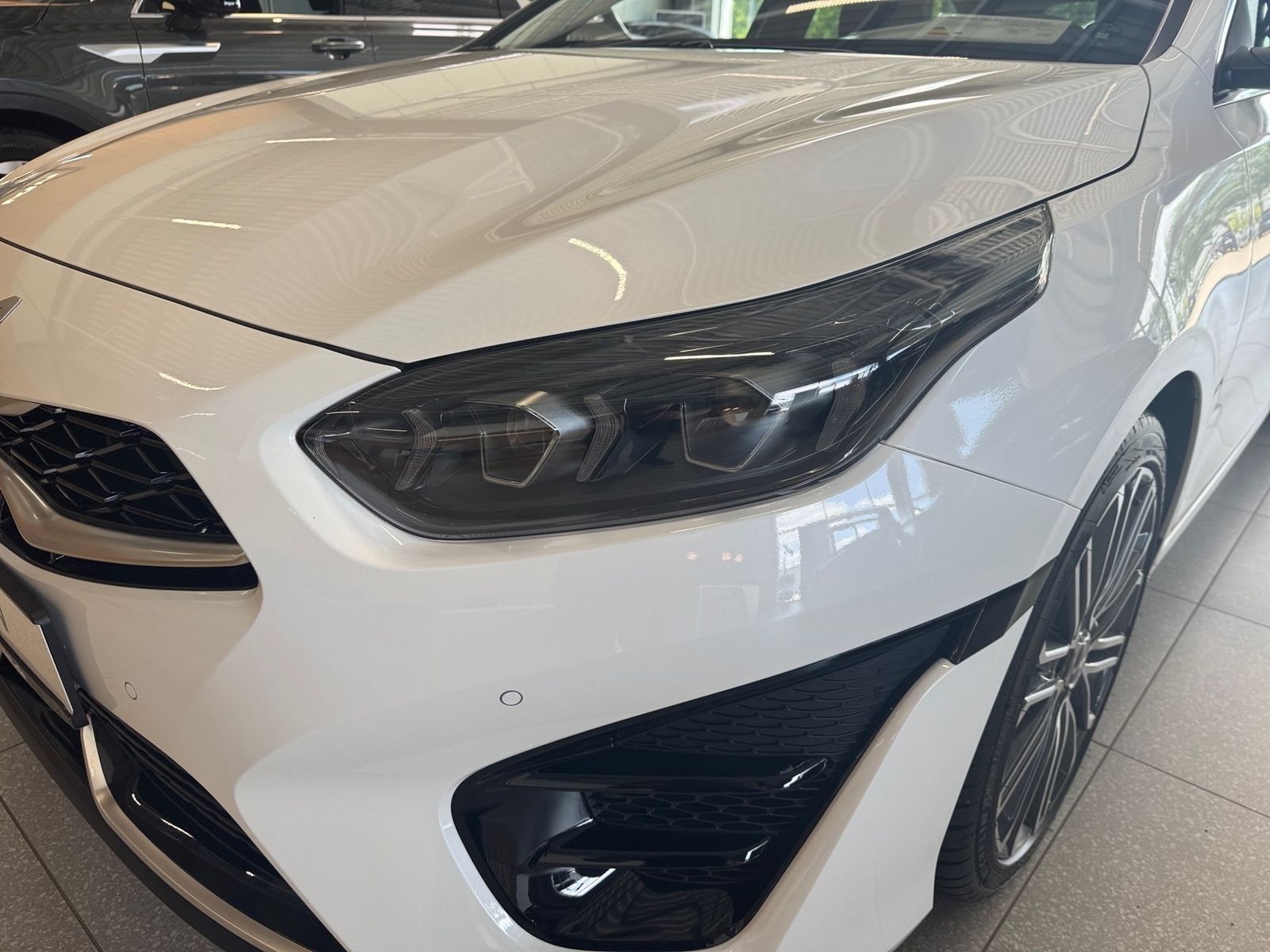 Fahrzeugabbildung Kia CEED_SW 1.5T DCT7 GTL TEC LEDER GD 18Z