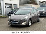 Hyundai i30 cw Trend 1.6L*1HAND*LED*PDC*TEMPOMAT - Hyundai i30 mit Benzin-Antrieb: Kombi, 1.6