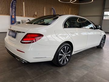 Mercedes-Benz E 300 de Lim. Aut. Avantgarde *LED*LEDER*PANO*