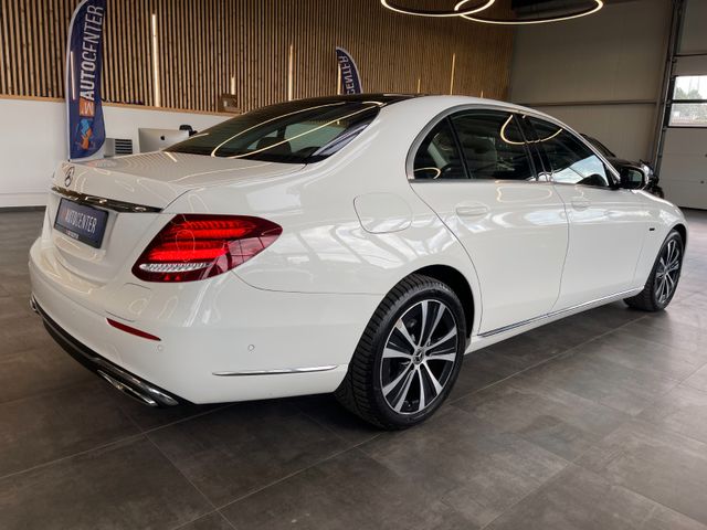 Mercedes-Benz E 300 de Lim. Aut. Avantgarde *LED*LEDER*PANO*