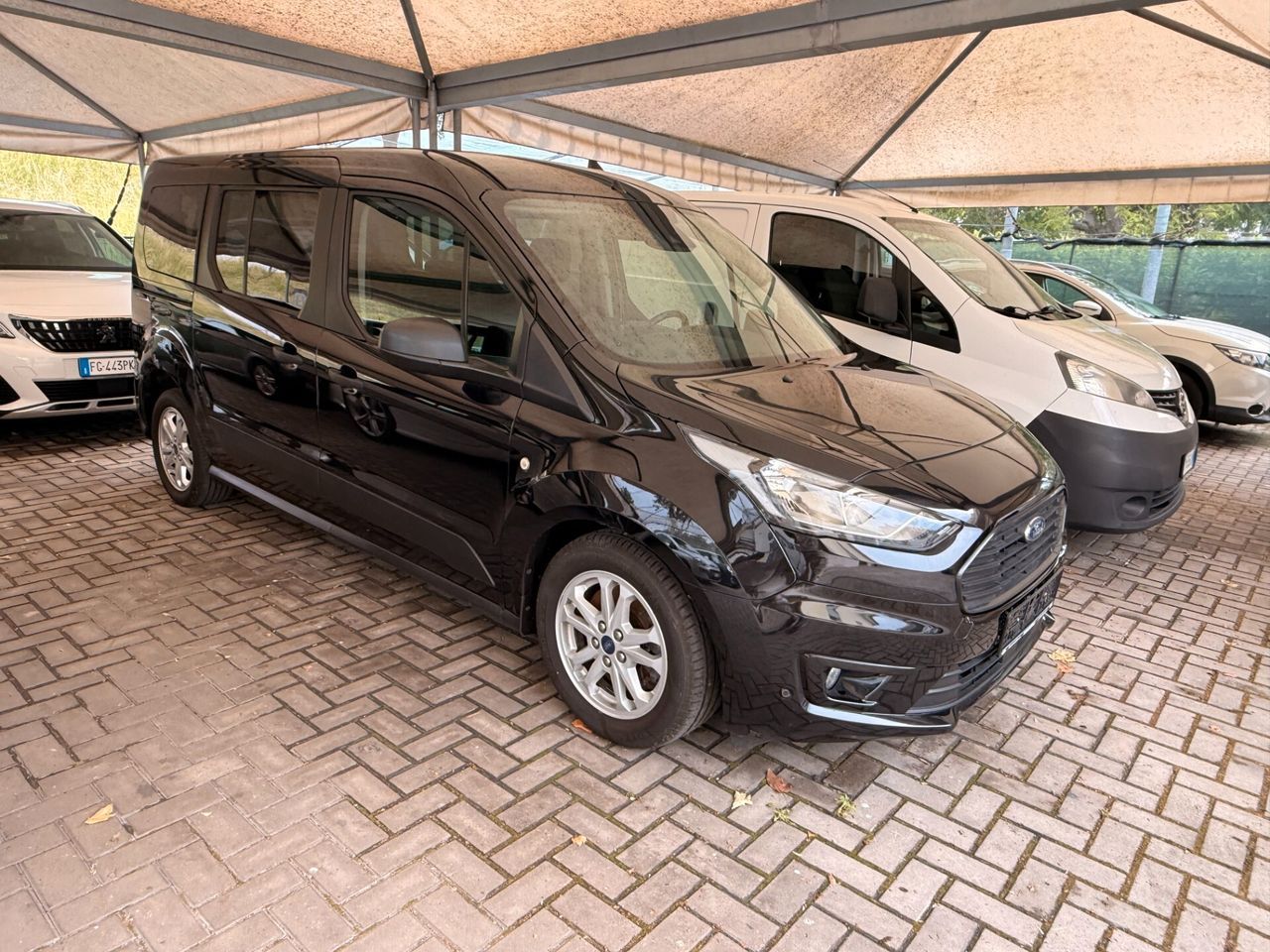 Ford Grand Tourneo Gancio Traino 7 Posti Euro 6