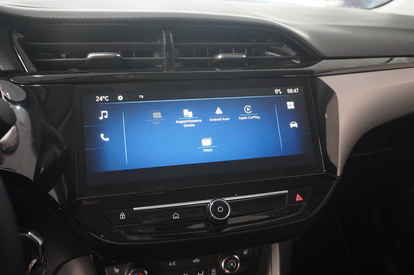 Fahrzeugabbildung Opel Corsa F 1.2 FACELIFT NAVI/LED/KAMERA/VIRTU./DAB+
